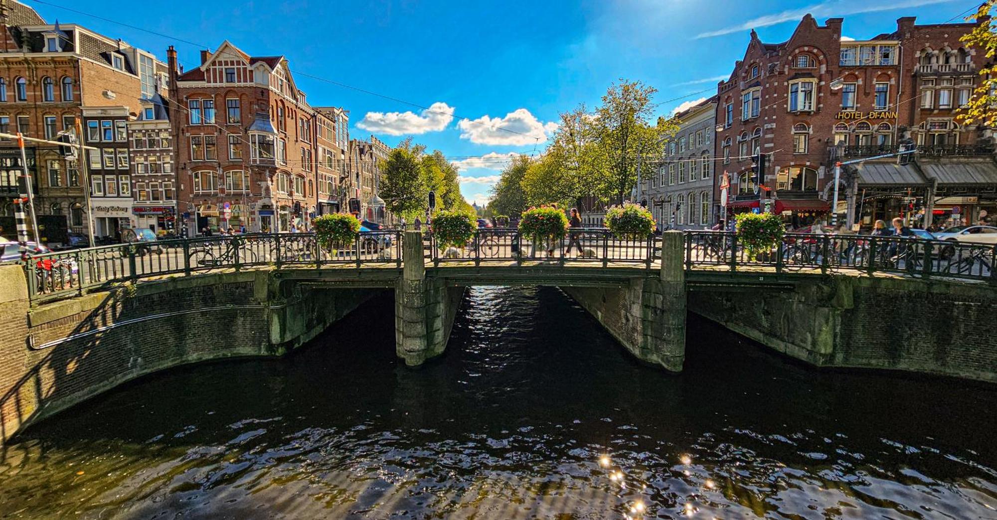 Two Bedroom Apartment In Historic Canalhouse From 1618 - City Centre Amsterdam Exterior photo