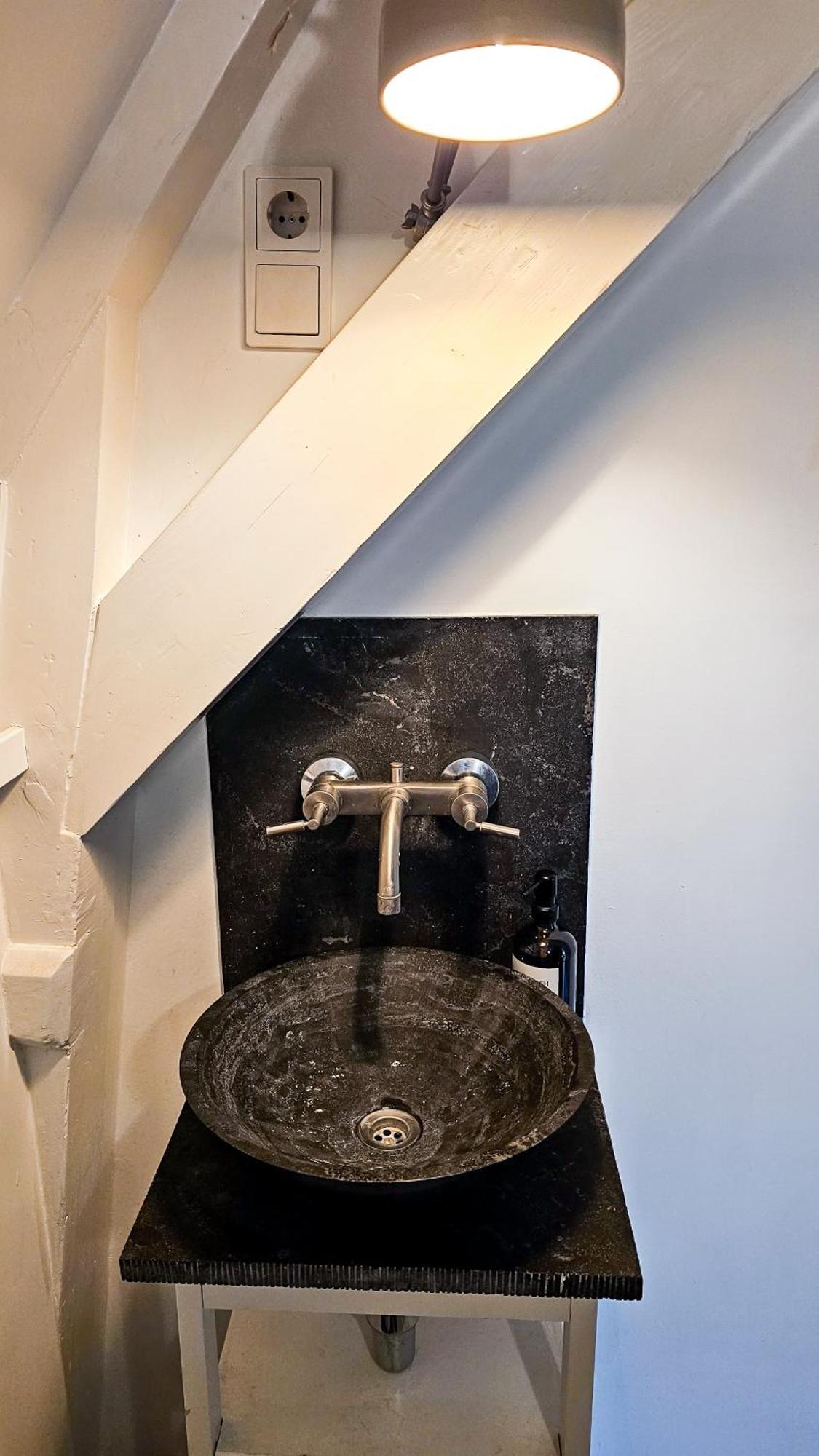 Two Bedroom Apartment In Historic Canalhouse From 1618 - City Centre Amsterdam Exterior photo