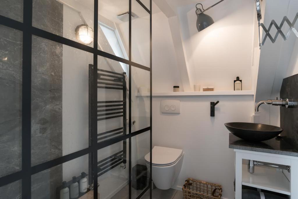 Two Bedroom Apartment In Historic Canalhouse From 1618 - City Centre Amsterdam Exterior photo